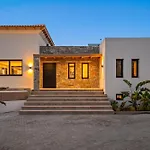 Anassa - Luxurious 4-bedroom With Private Pool By Temma * הרסוניסוס