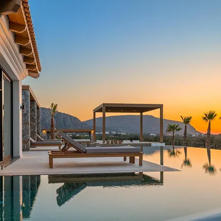 Villa Anassa - Luxurious 4-bedroom With Private Pool By Temma *