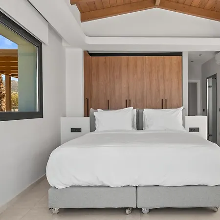 Anassa - Luxurious 4-bedroom With Private Pool By Temma Villa Hersonissos (Crete)