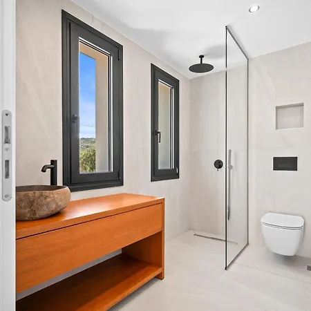 Anassa - Luxurious 4-bedroom With Private Pool By Temma Villa *