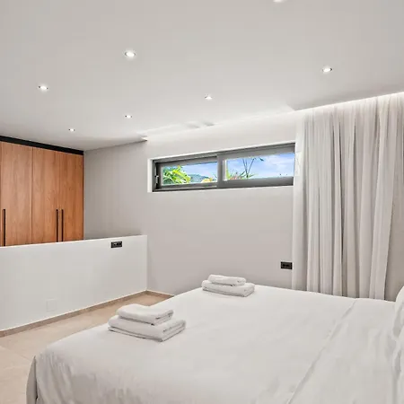 Anassa - Luxurious 4-bedroom With Private Pool By Temma *