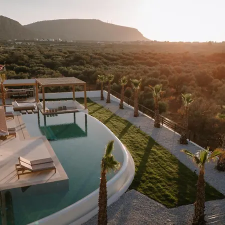 Anassa - Luxurious 4-bedroom With Private Pool By Temma Willa