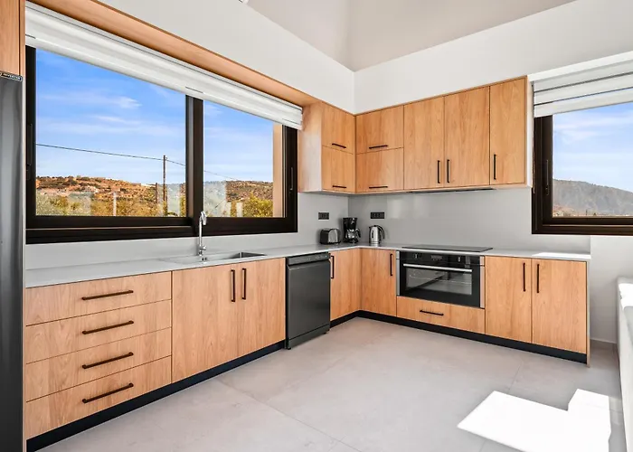 Anassa - Luxurious 4-bedroom With Private Pool By Temma *