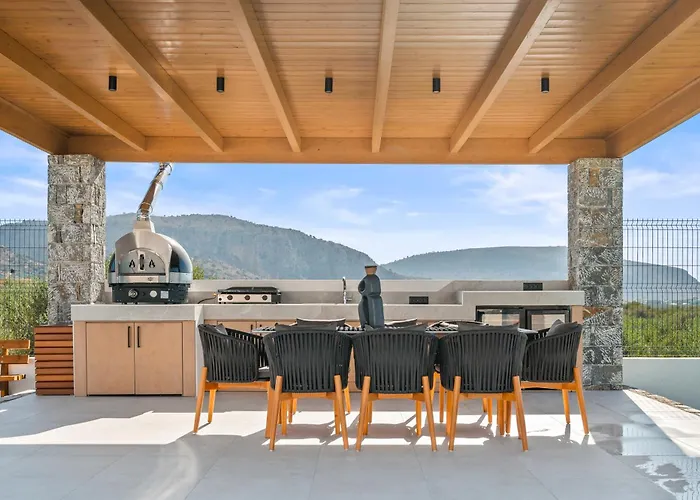 Villa Anassa - Luxurious 4-bedroom With Private Pool By Temma