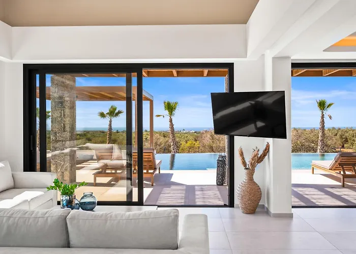 Villa Anassa - Luxurious 4-bedroom With Private Pool By Temma