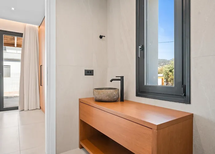 Villa Anassa - Luxurious 4-bedroom With Private Pool By Temma Hersonissos (Crete)