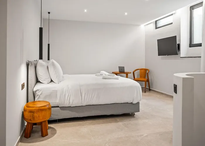 Anassa - Luxurious 4-bedroom With Private Pool By Temma Hersónissos