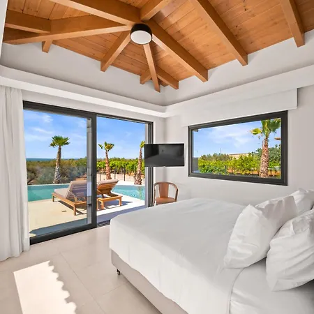 Villa Anassa - Luxurious 4-bedroom With Private Pool By Temma
