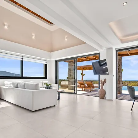 Villa Anassa - Luxurious 4-bedroom With Private Pool By Temma Hersonissos (Crete)